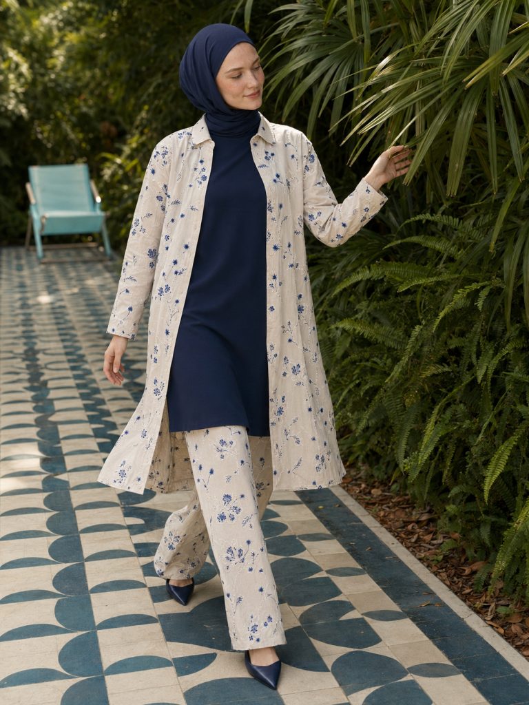 Manuela — image 2
