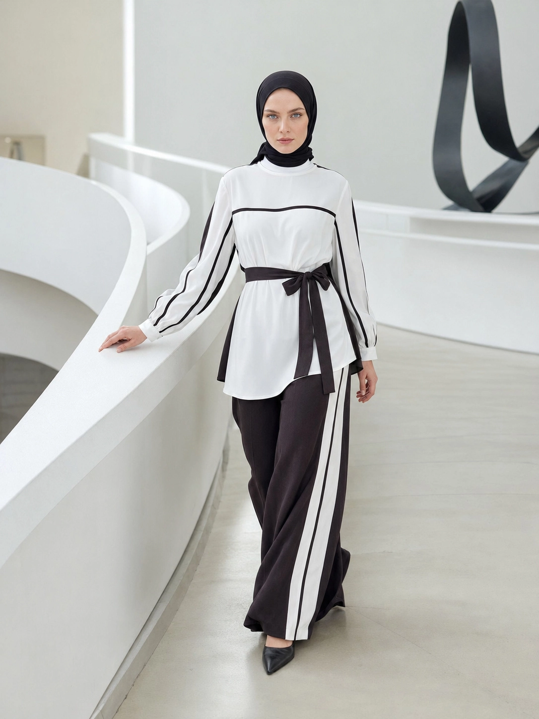 Vivienne — image 1